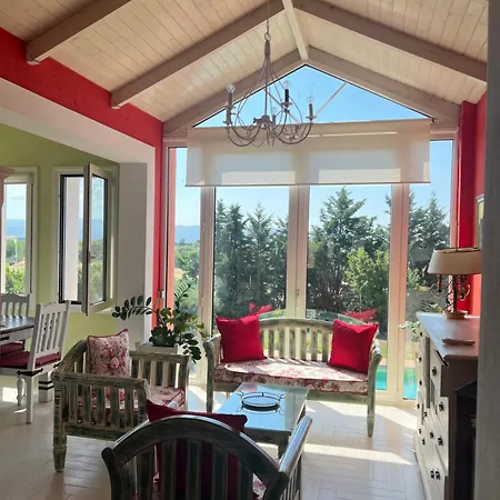 فيلة Avra دراما