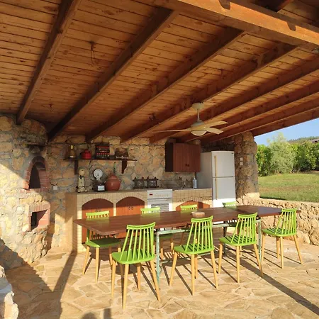 فيلة Avra دراما